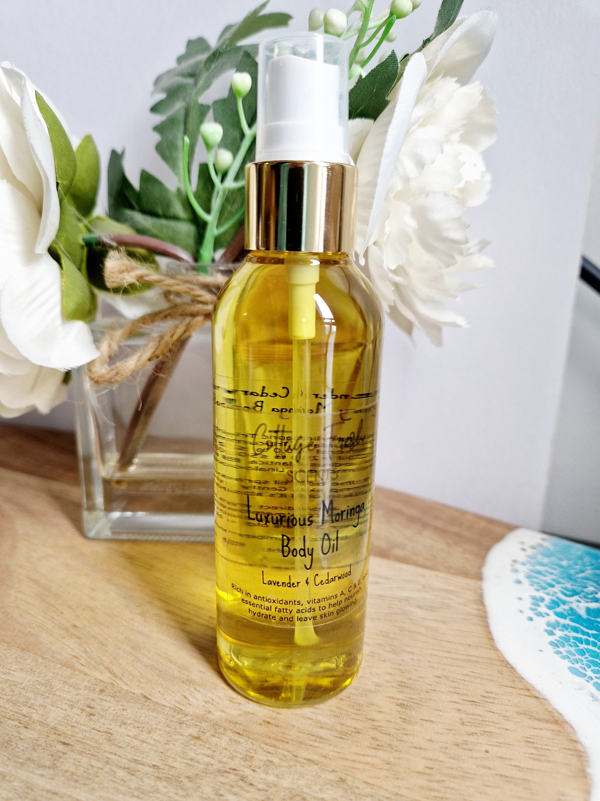 Natural Vegan - Luxurious Moringa Body Oil: Lavender & Cedarwood Scented